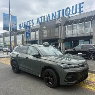 taxi disponible en loire atlantique vehicule tiguan transfert aeroport